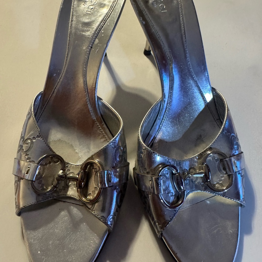 Gucci Guccissima Horsebit Metallic Silver Heeled Sandals
